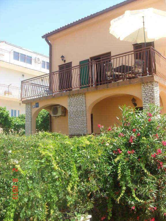 Apartments Renata Primošten Εξωτερικό φωτογραφία